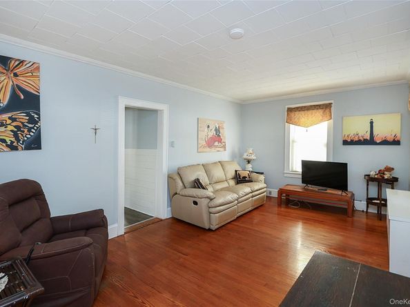 437 Ray Street, Freeport NY 11520
