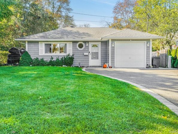 18 Thorburn Avenue, Patchogue NY 11772