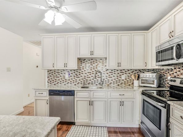 18 Thorburn Avenue, Patchogue NY 11772