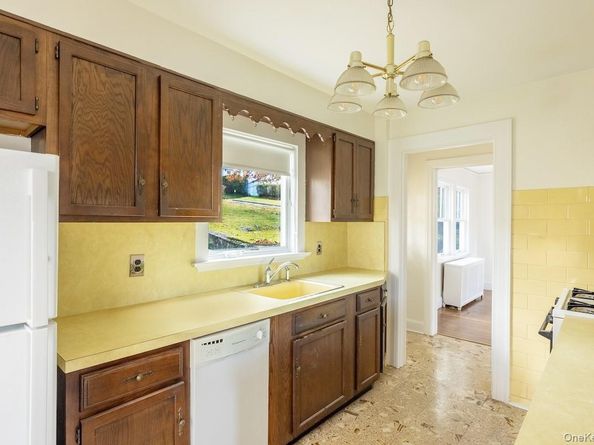 63 Grandview Avenue, Dobbs Ferry NY 10522