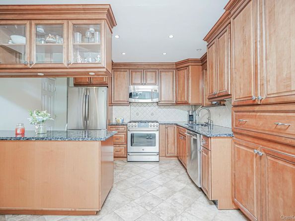 8907 16th Avenue, Brooklyn NY 11214