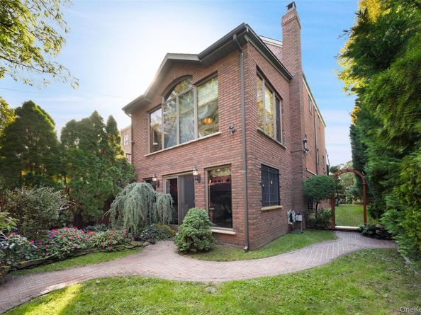 51-01 64th Street, Woodside NY 11377