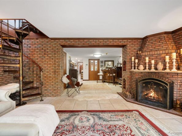 51-01 64th Street, Woodside NY 11377
