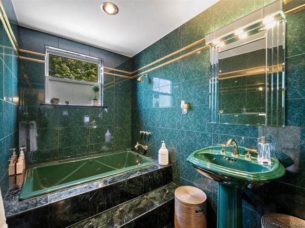 51-01 64th Street, Woodside NY 11377
