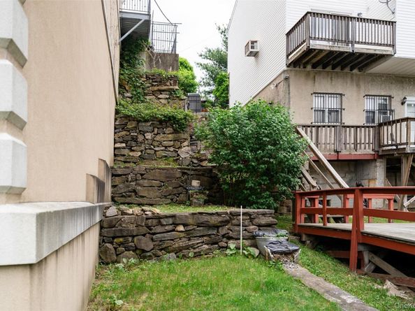 580 Valley Avenue, Yonkers NY 10703
