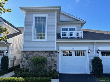 41 Greentree Court