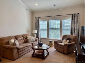 41 Greentree Court, Shirley NY 11967