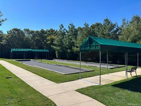 41 Greentree Court, Shirley NY 11967