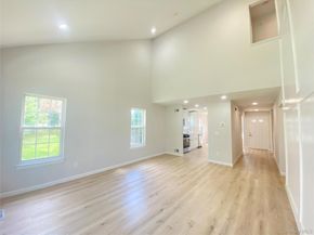 10 Gettysburg Drive, Port Jefferson Station NY 11776