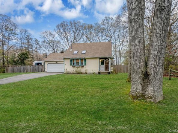 248 Revilo Avenue, Shirley NY 11967