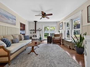 17 Riggs Place, Locust Valley NY 11560