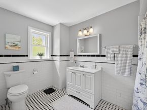 17 Riggs Place, Locust Valley NY 11560