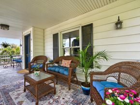 17 Riggs Place, Locust Valley NY 11560