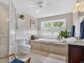 17 Riggs Place, Locust Valley NY 11560