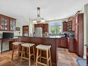 17 Riggs Place, Locust Valley NY 11560