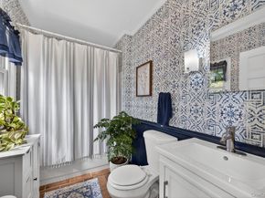 17 Riggs Place, Locust Valley NY 11560
