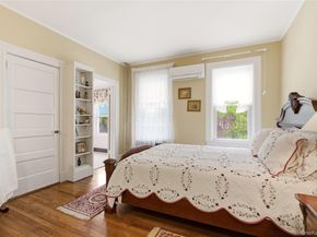 89 Duck Pond Road, Glen Cove NY 11542