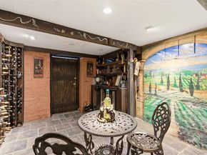 89 Duck Pond Road, Glen Cove NY 11542