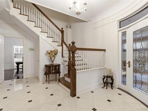 89 Duck Pond Road, Glen Cove NY 11542