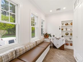 89 Duck Pond Road, Glen Cove NY 11542