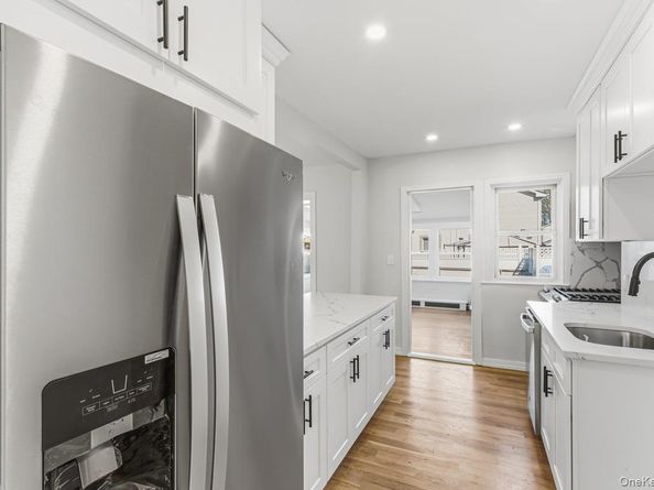 6925 165th Street, Fresh Meadows NY 11365
