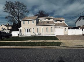 53 Coolidge Avenue, Amity Harbor NY 11701