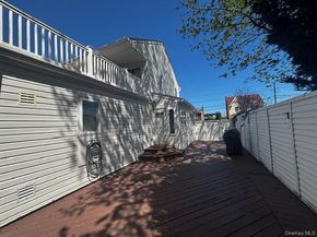 53 Coolidge Avenue, Amity Harbor NY 11701