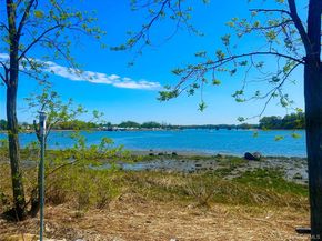 13 Wansor Avenue, Bayville NY 11709