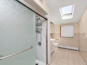 1118 W Broadway, Hewlett NY 11557