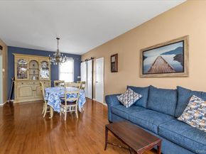 1118 W Broadway, Hewlett NY 11557