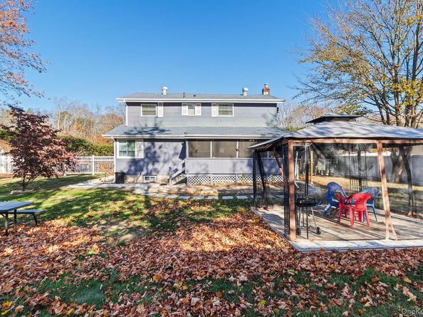 164 Colonial Springs Road, Wheatley Heights NY 11798