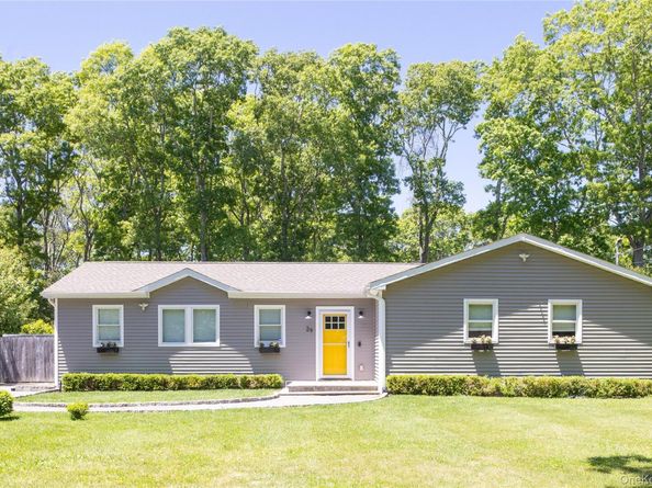 29 Matthews Drive, Remsenburg NY 11972