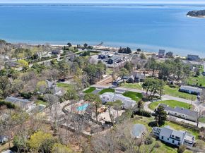 5 Huckleberry Lane E, Hampton Bays NY 11946