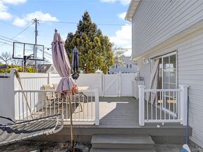 253 Devonshire Dr, New Hyde Park NY 11040