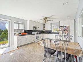 253 Devonshire Dr, New Hyde Park NY 11040