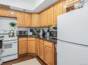 24021 68th Avenue 10, Little Neck NY 11362