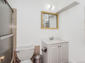 24021 68th Avenue 10, Little Neck NY 11362