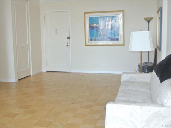 27010 Grand Central Parkway 11R, Floral Park NY 11005