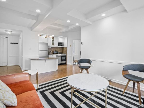 150 West 51st Street 1007, New York (Manhattan) NY 10019