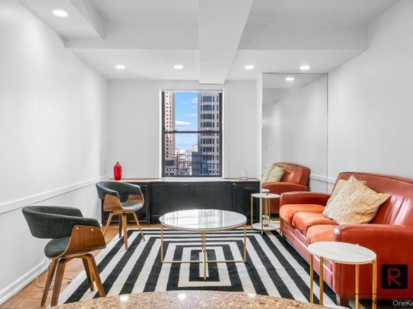 150 West 51st Street 1007, New York (Manhattan) NY 10019