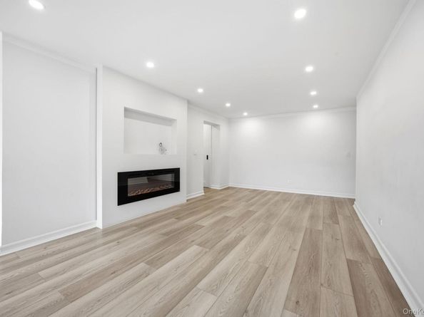 75-34 Bell Boulevard 3F, Oakland Gardens NY 11364