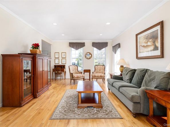 6 Mimosa Street, Miller Place NY 11764