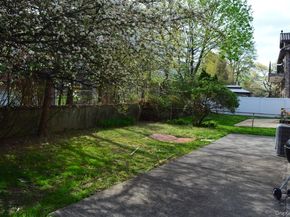13-31 209th St, Bayside NY 11360