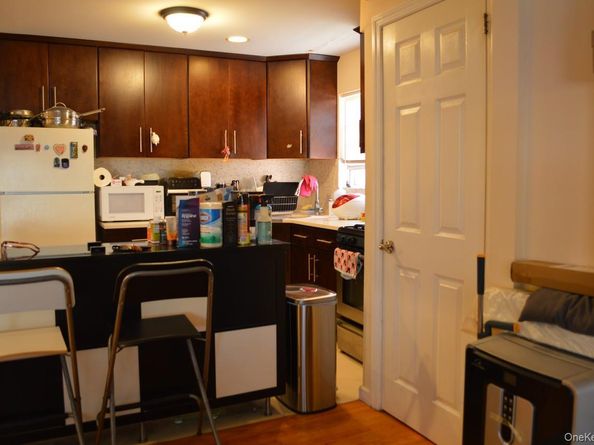 13-31 209th St, Bayside NY 11360