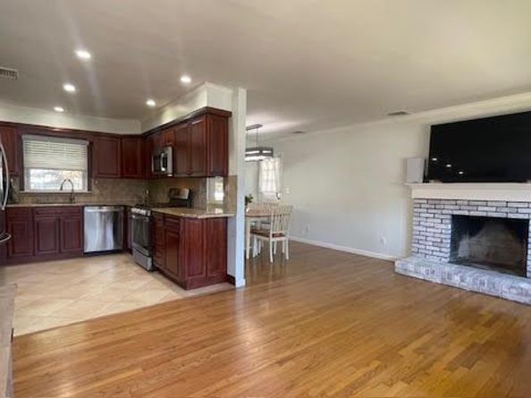 6 Curlew Place, Massapequa NY 11758