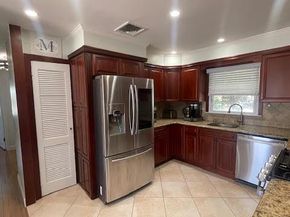 6 Curlew Place, Massapequa NY 11758