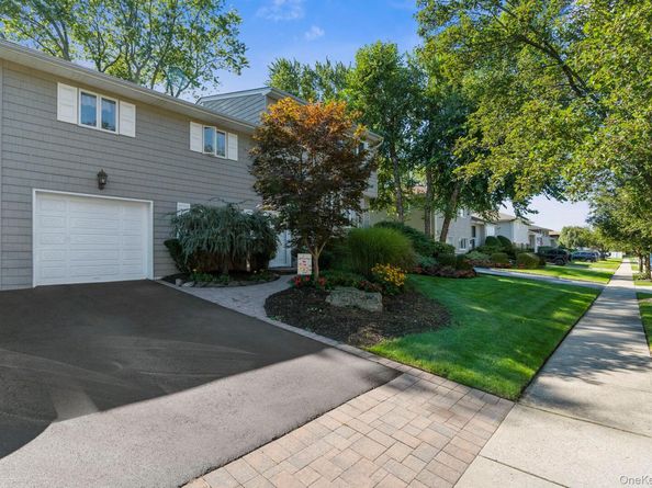 14 Jane Drive, Old Bethpage NY 11804