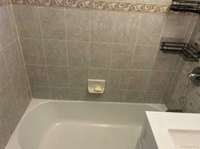 1425 Thieriot Avenue 1J, Bronx NY 10460