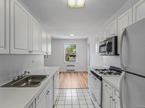 162-01 Powells Cove Boulevard 3N, Beechhurst NY 11357