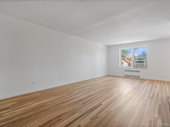 162-01 Powells Cove Boulevard 3N, Beechhurst NY 11357